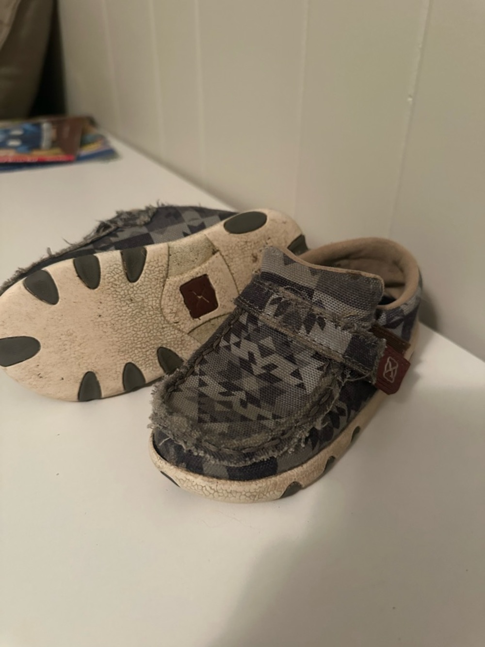 Twisted X Gray Geometric Kids Slip-On Sneakers